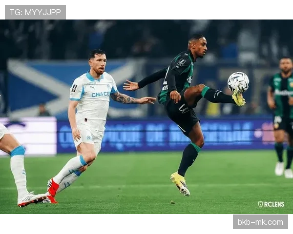 马赛2-1绝杀朗斯，重回积分榜前三